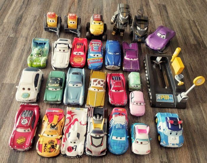 Voitures Disney Pixar cars en métal 4€ la voiture - photo numéro 1