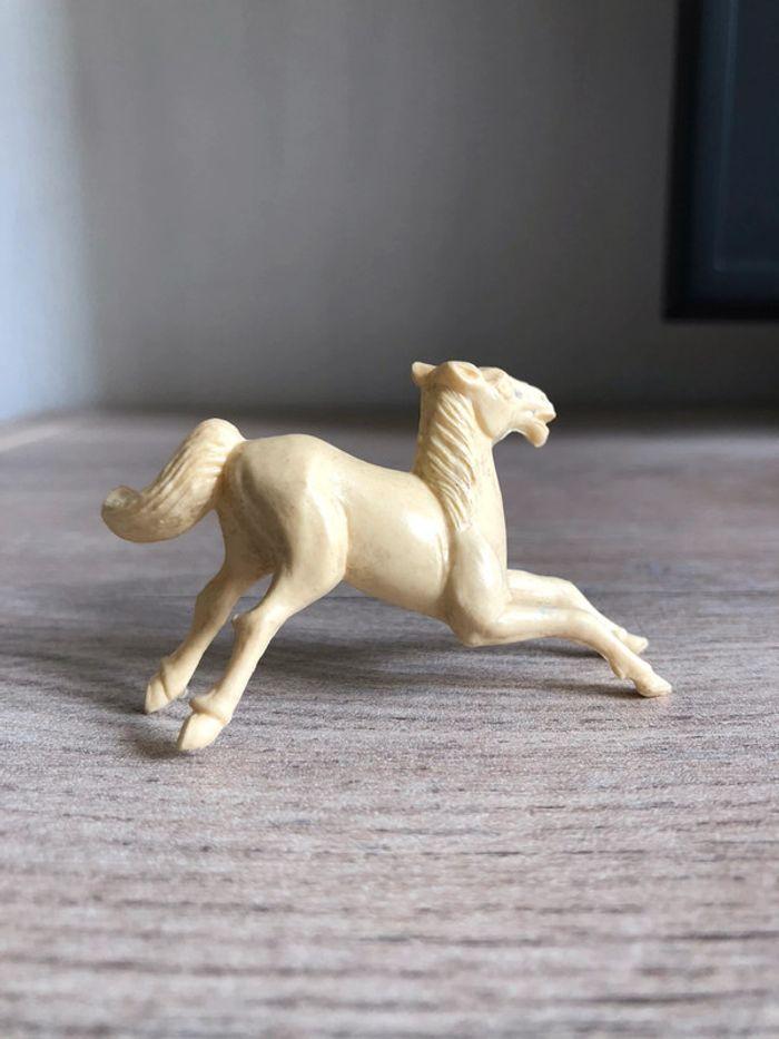 Ancienne figurine publicitaire Jacquet , cheval blanc - photo numéro 3