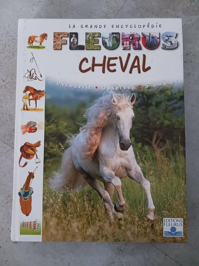 livre la grande encyclopédie Cheval Fleurus