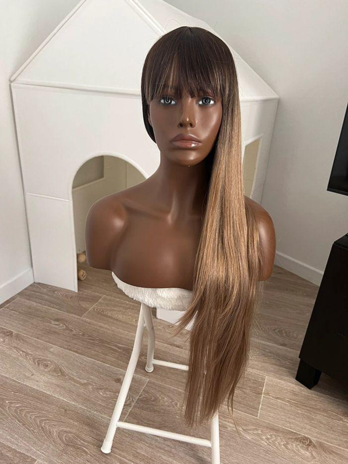 Perruque longue 2 tons blonde et brune lisse avec frange - photo numéro 11