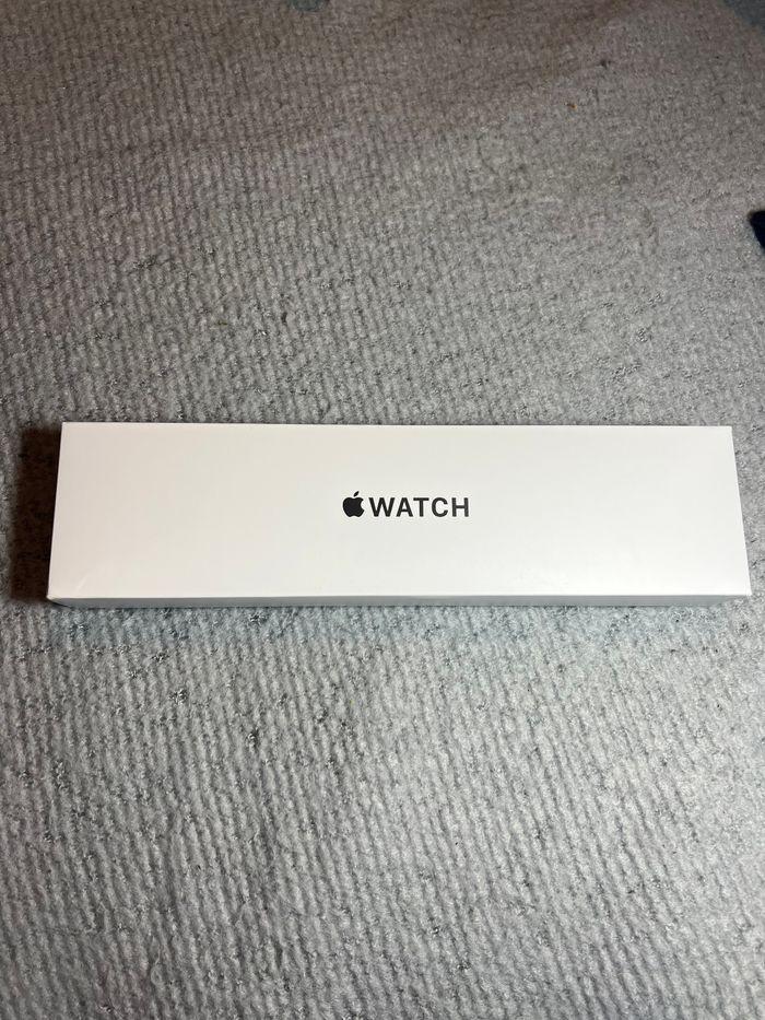 Montre Apple Watch SE GPS - photo numéro 1