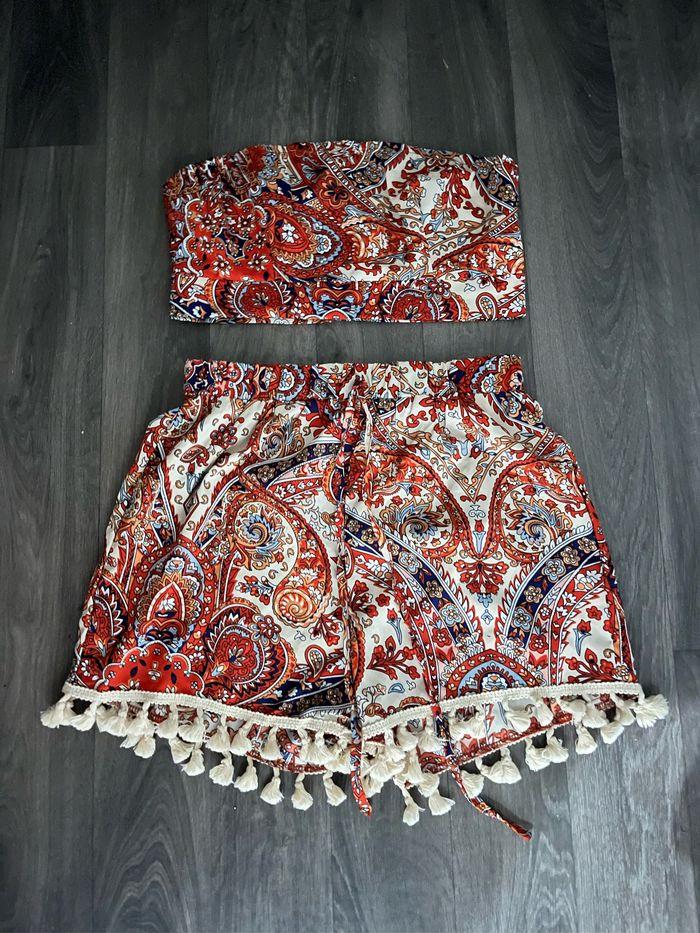 Ensemble bandeau court avec short