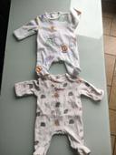 Lot de 2 pyjama velours bébé 1 mois porté une seule fois