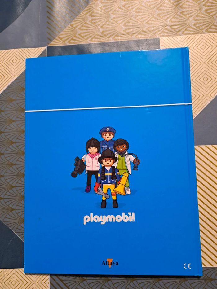 Livre Playmobil Les métiers n°8 : Les fermiers - photo numéro 2