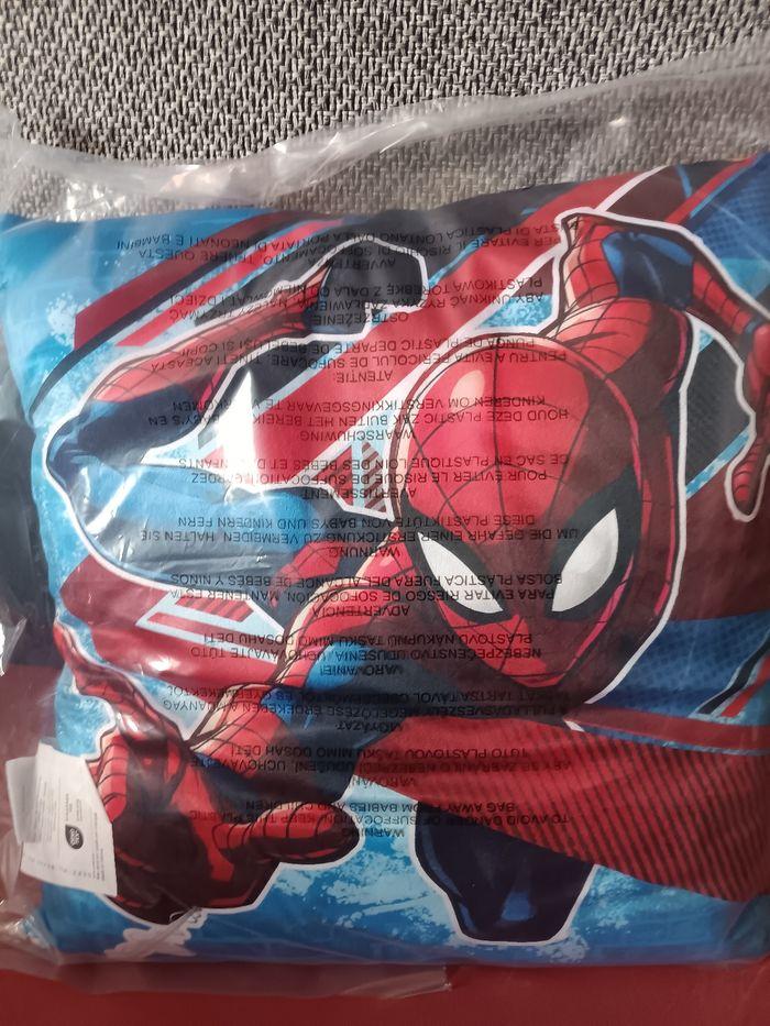 Coussin spiderman - photo numéro 1