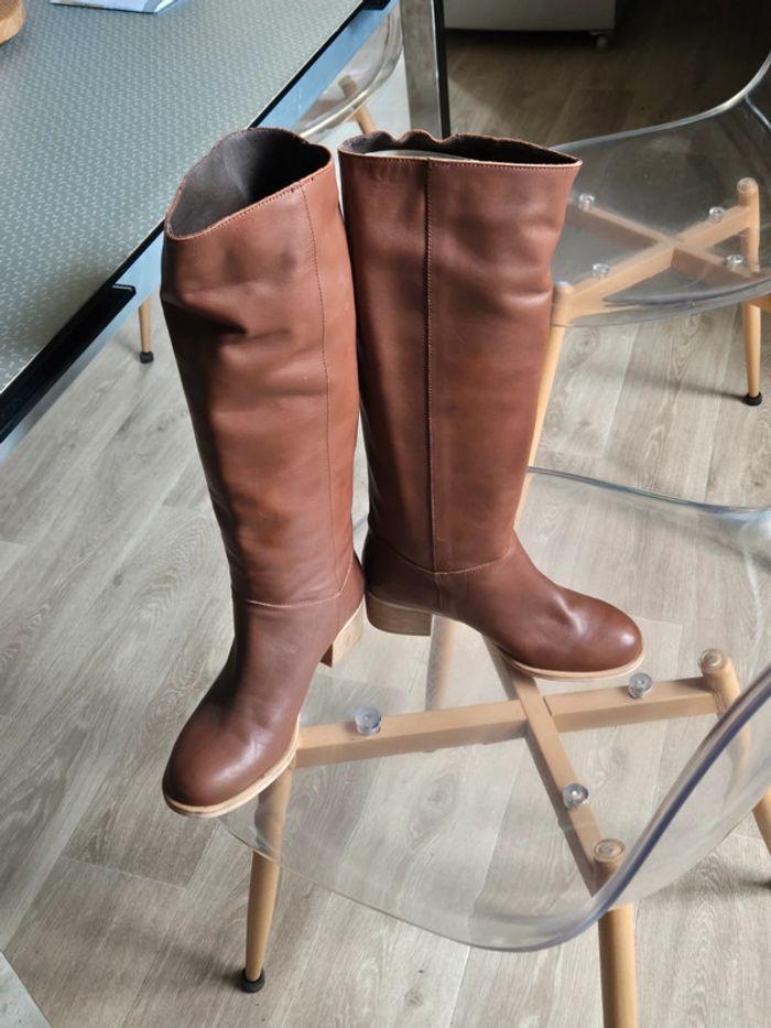 Bottes femmes en cuir neuves - photo numéro 1