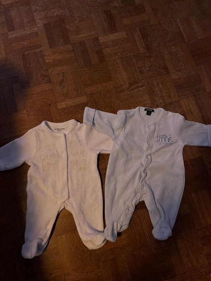 Lots deux pyjamas taille naissance 50 cm - photo numéro 1