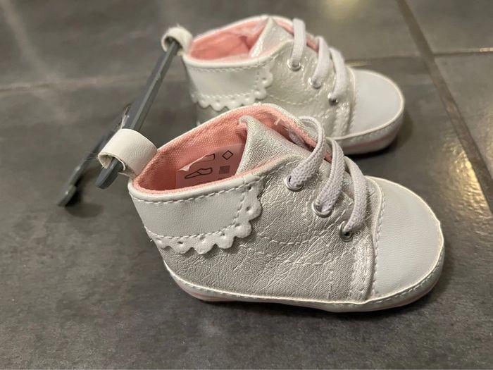 Chaussures bébé 16/17 0-3mois - photo numéro 2