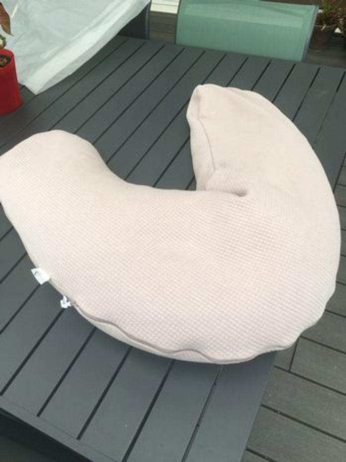 Coussin d’allaitement Big Flopsy de Red Castle taupe - photo numéro 6