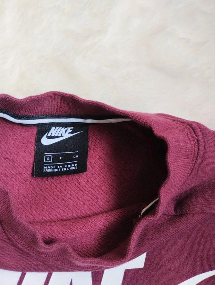 Pull Nike taille S - photo numéro 3