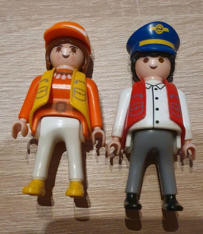 Lot de 2 facteurs playmobils