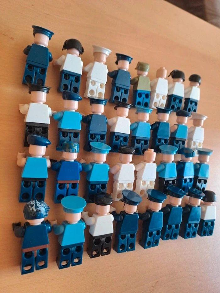 Lot de figurines Lego militaires police - photo numéro 9