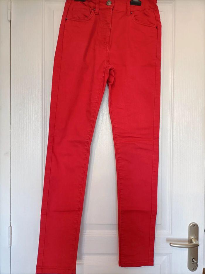 Pantalon rouge XS kiabi - photo numéro 1