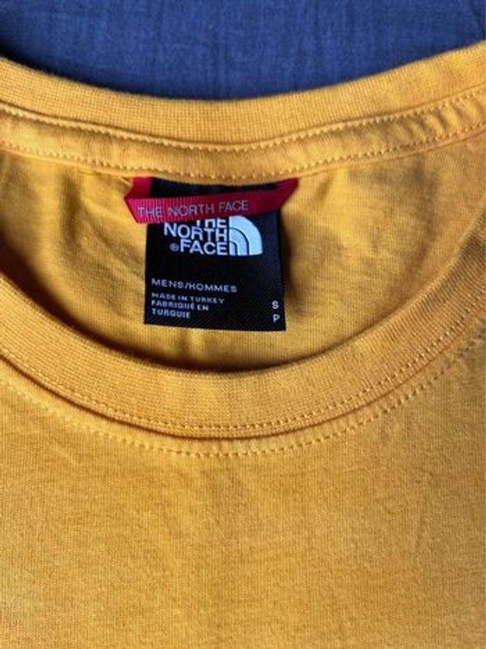 T-shirt The North Face neuf - photo numéro 5