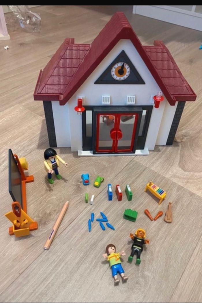 Ecole playmobil - photo numéro 1