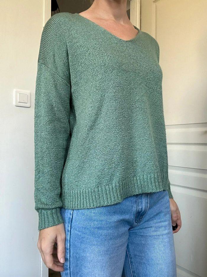 Pull maille col V vert Kiabi taille 38 💖 - photo numéro 3