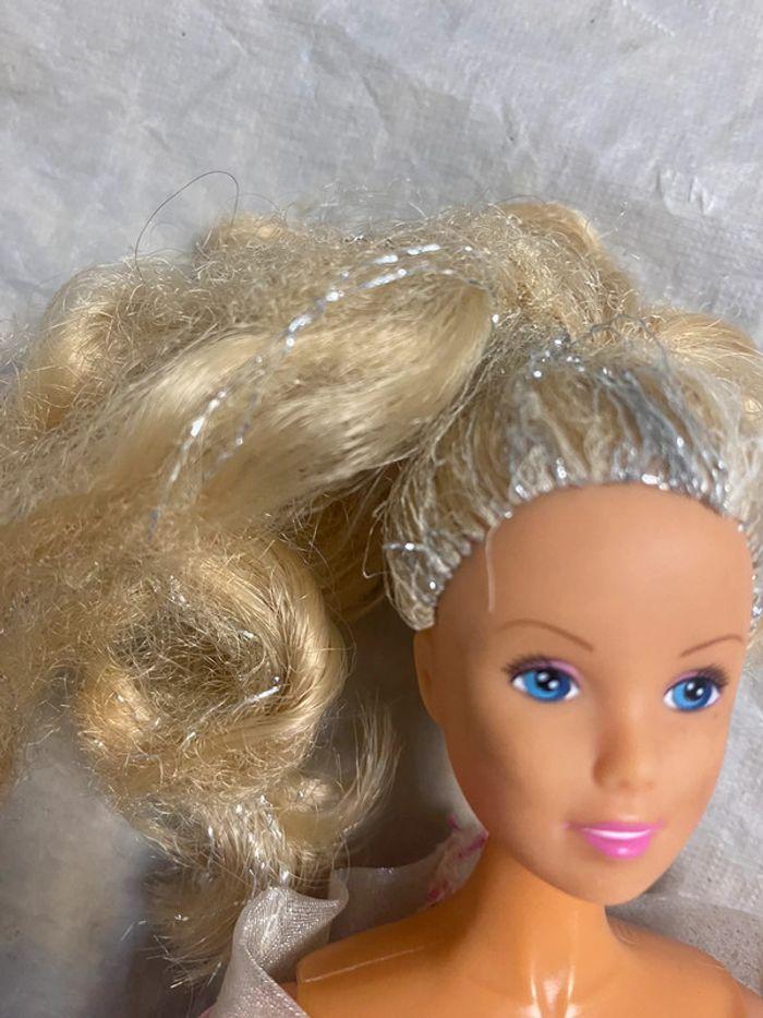 Poupée barbie princesse . - photo numéro 5