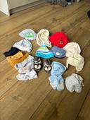 Lot bonnets/chaussons/chaussettes (13 à 15)