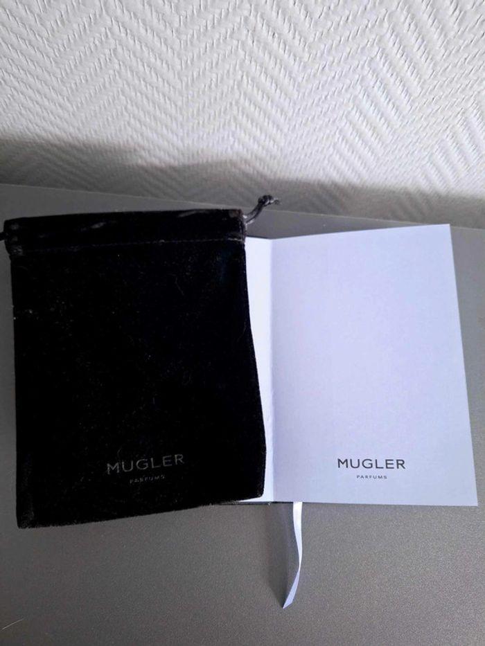 carnet et son pochon velours Mugler - photo numéro 2