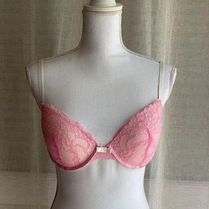 Soutien gorge rose et blanc - photo numéro 1