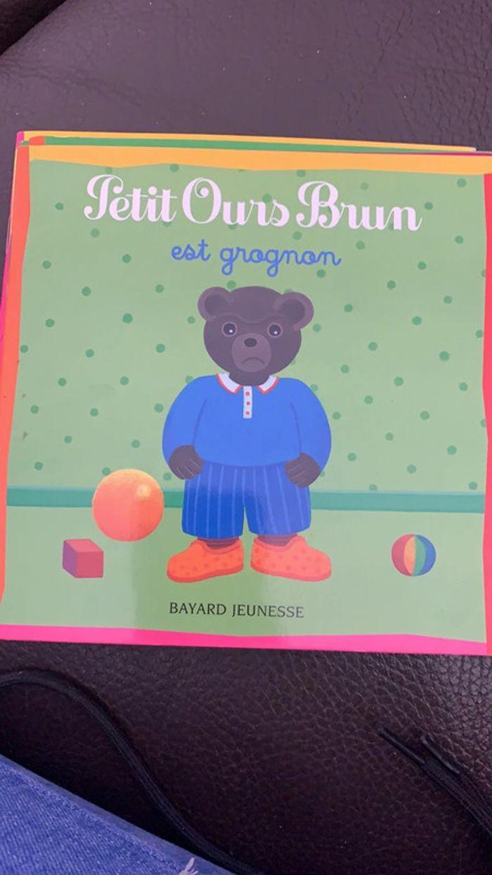 🛑18 livres petit ours brun 🛑 - photo numéro 3