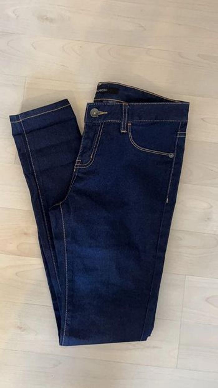 Jeans femme Billabong neuf taile 30 - photo numéro 1