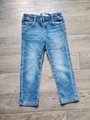 Jeans 3/4 taille 8 ans très bon état Okaidi