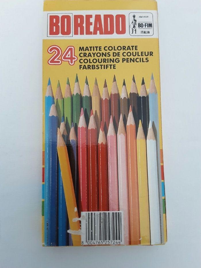 Boîte de 24 crayons de couleur neufs - photo numéro 1