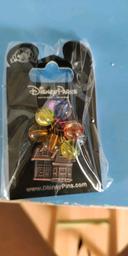 Échange Pin Disney là haut