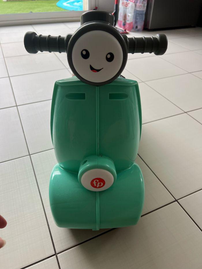 Scooter d’éveil Fisher Price - photo numéro 1