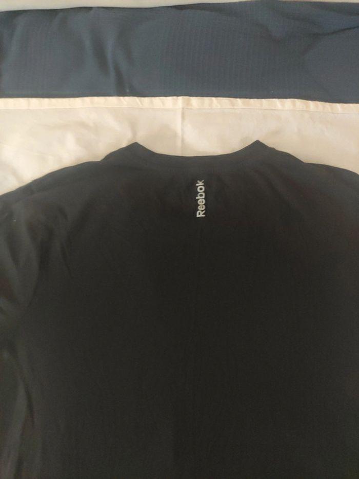 T-shirt Reebok 2XL qui taille 3XL - photo numéro 7