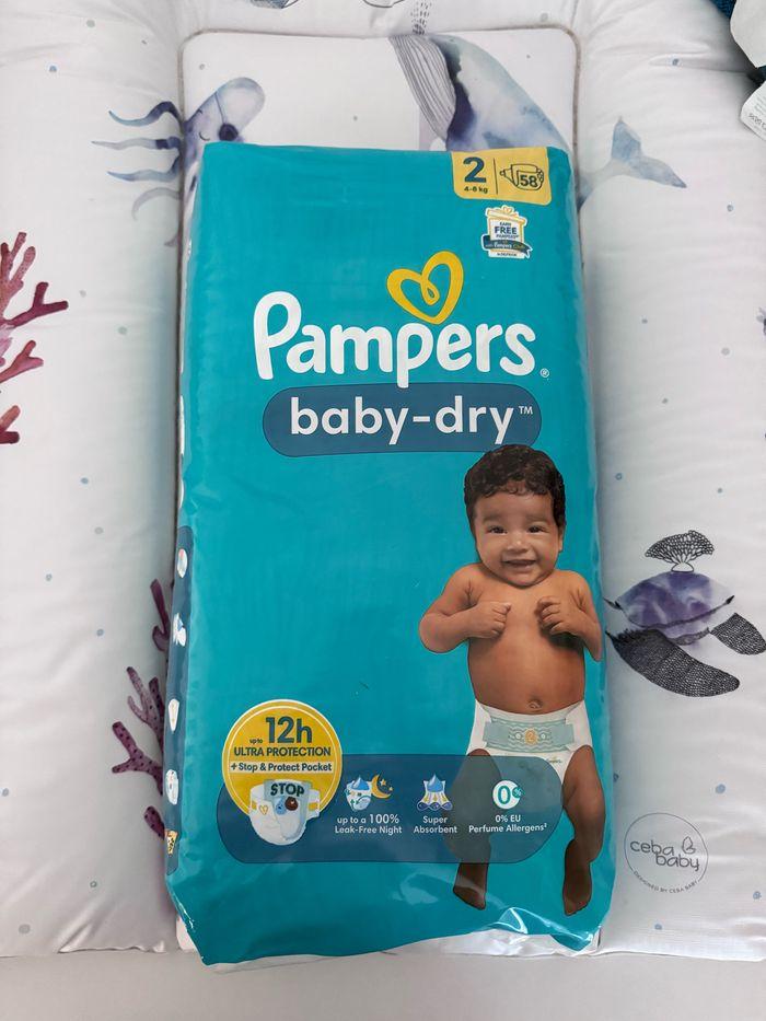 Couches Pampers taille 2