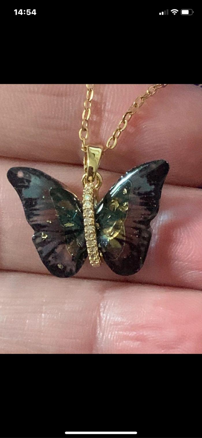 Collier acier doré avec papillon - photo numéro 2