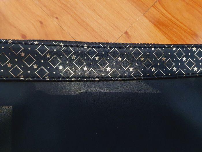 Pochette "Yves Saint Laurent" Noire neuve avec étiquette. - photo numéro 3