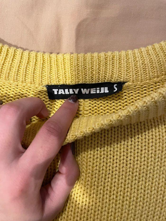 Pull jaune en maille - photo numéro 2