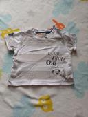 T-shirt gris clair et blanc 9 mois