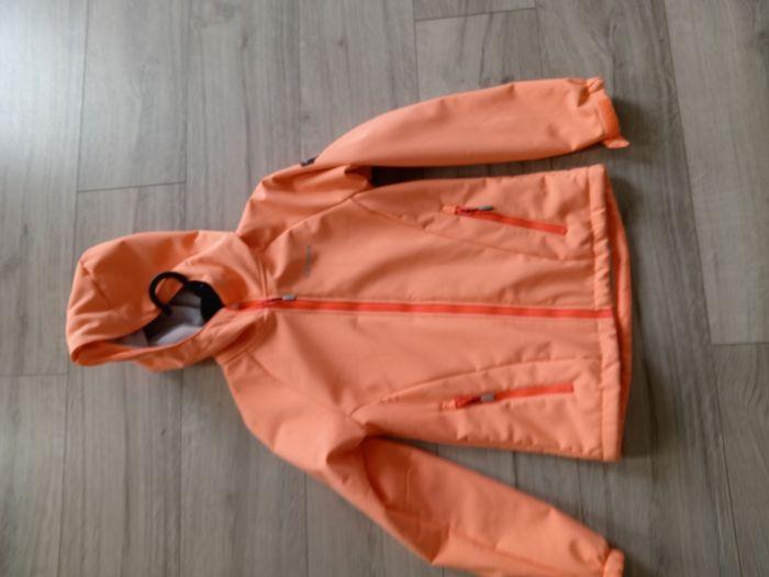 Veste imperméable 9/10 ans ou 140 cm - photo numéro 3