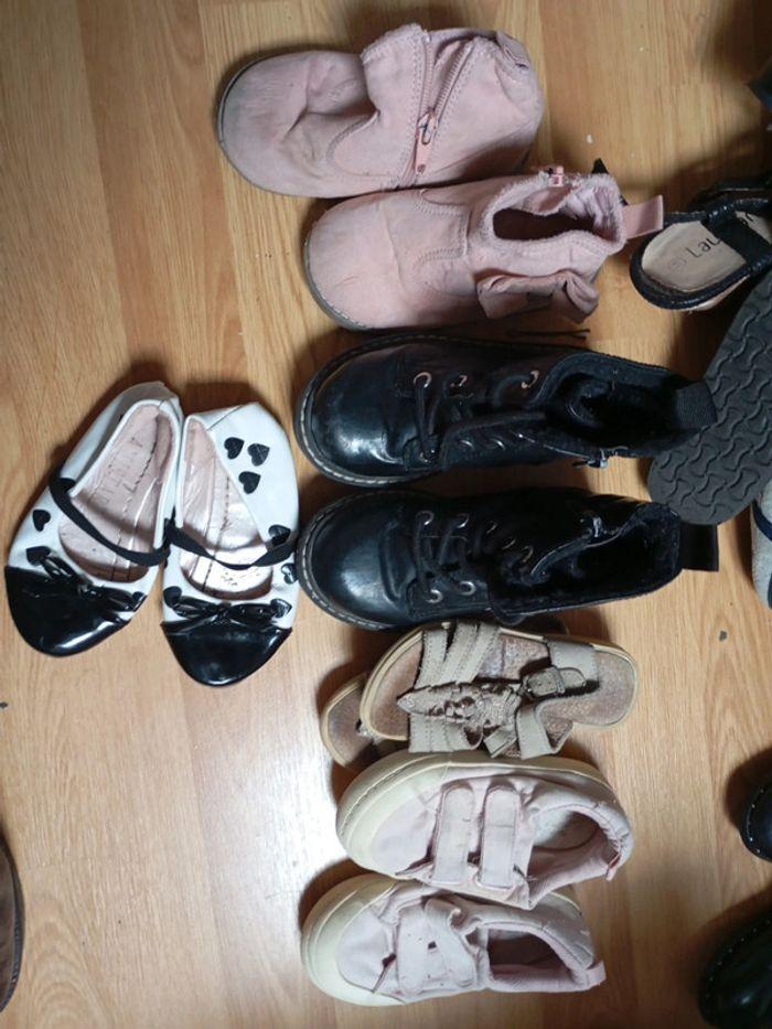 Lot de chaussures t 25 - photo numéro 2