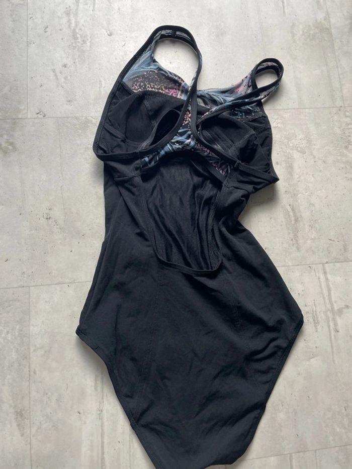 Maillot de bain de sport - photo numéro 3