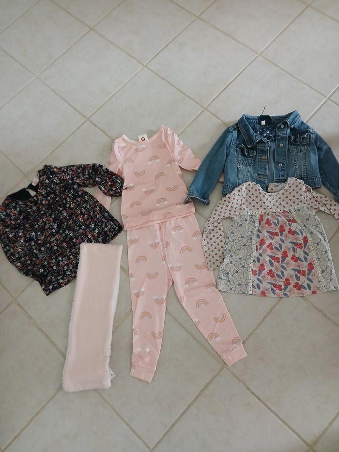 Vend lot vêtements fille 2 ans - photo numéro 3