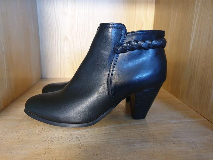 Bottines noires - photo numéro 1