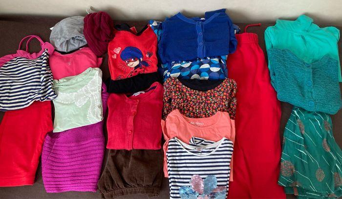 Lot de vêtements fille T6ans - photo numéro 1