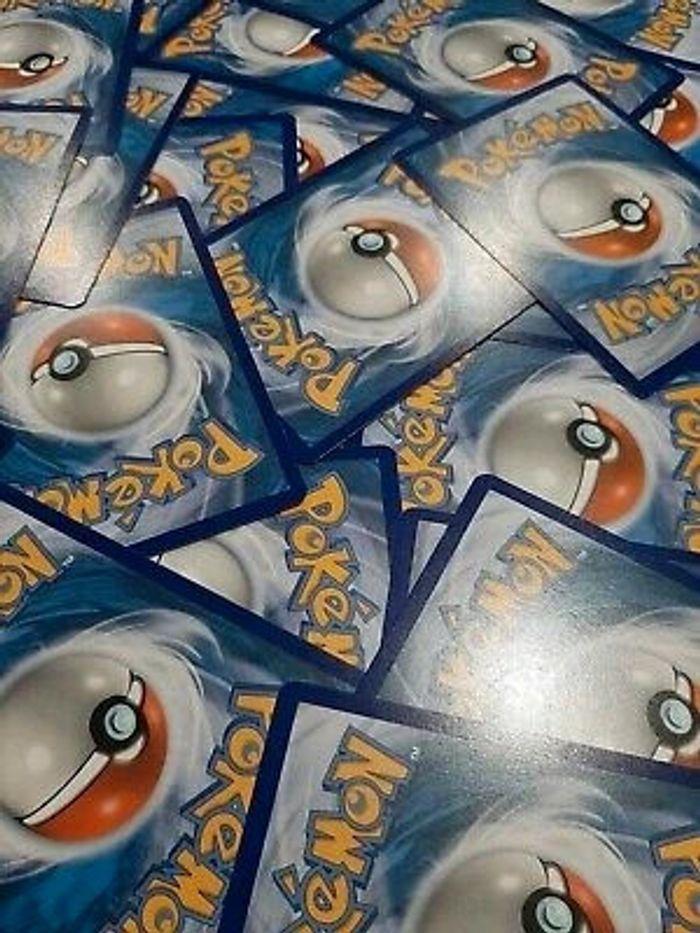 Lot de 20 cartes pokémon sans doubles