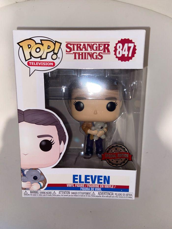 Funko pop stranger things eleven with bear 847 - photo numéro 1