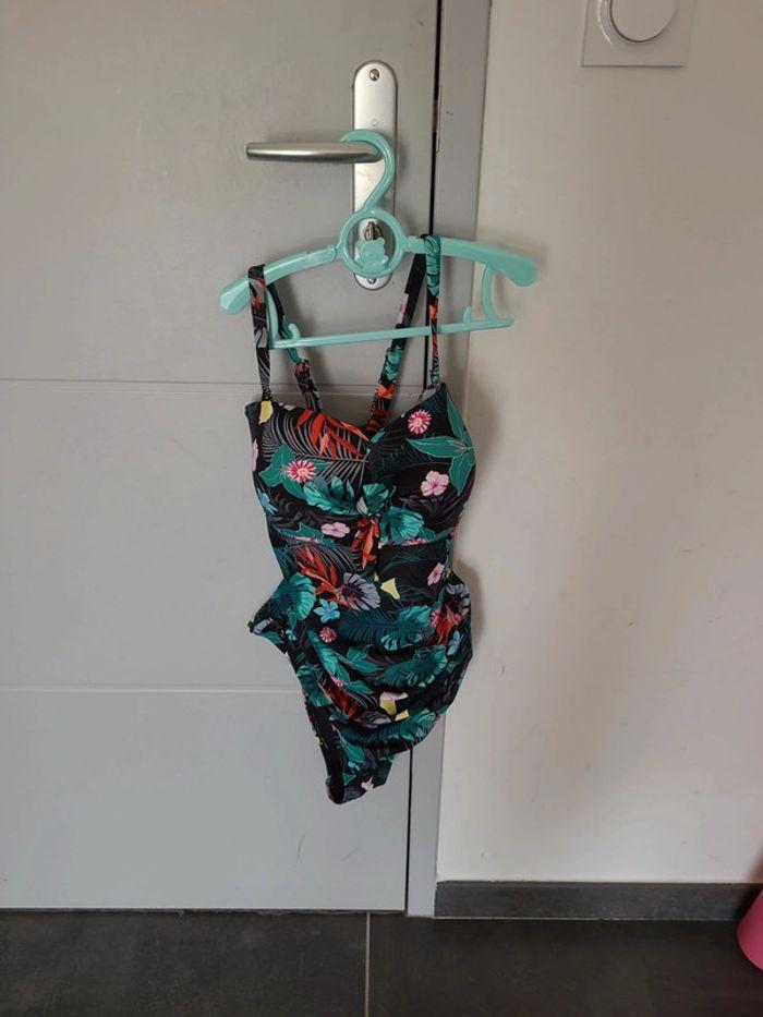 Maillot de bain une pièce fleuri - photo numéro 1