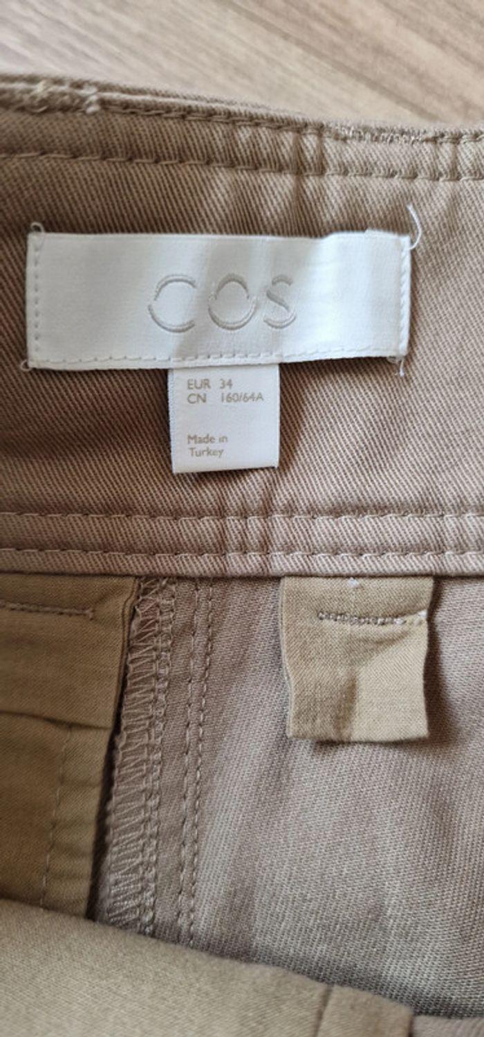 Pantalon COS beige jambes larges détails de couture neuf taille XS ou 34 - photo numéro 3