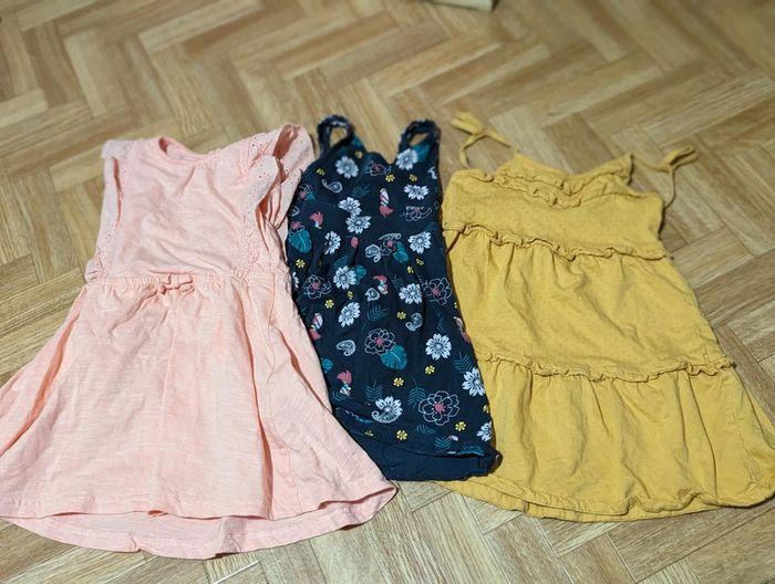 Lot de 3 robes 4 ans neuves - photo numéro 1