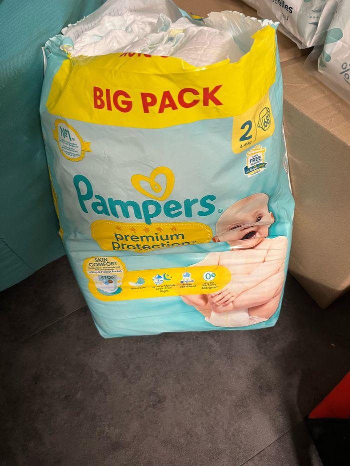 Couches Pampers