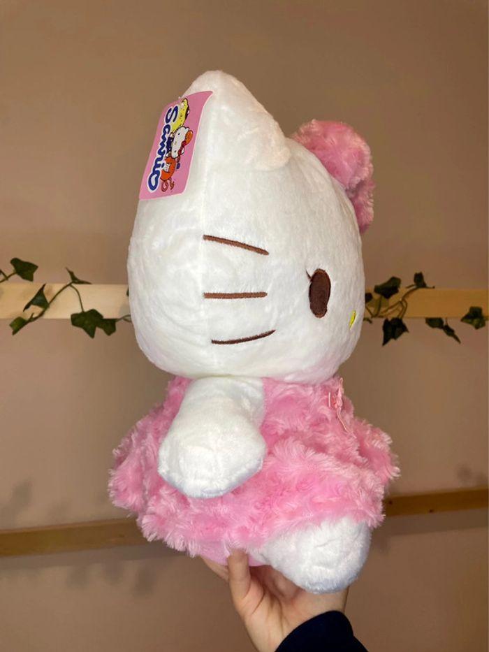 Peluche Hello Kitty en robe - photo numéro 15