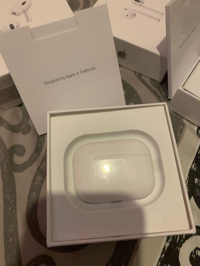 Lots Produits Apple ( Air Pods 2 / Pro2 - photo numéro 1